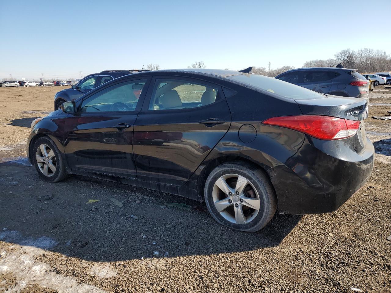 2011 Hyundai Elantra - Image 2