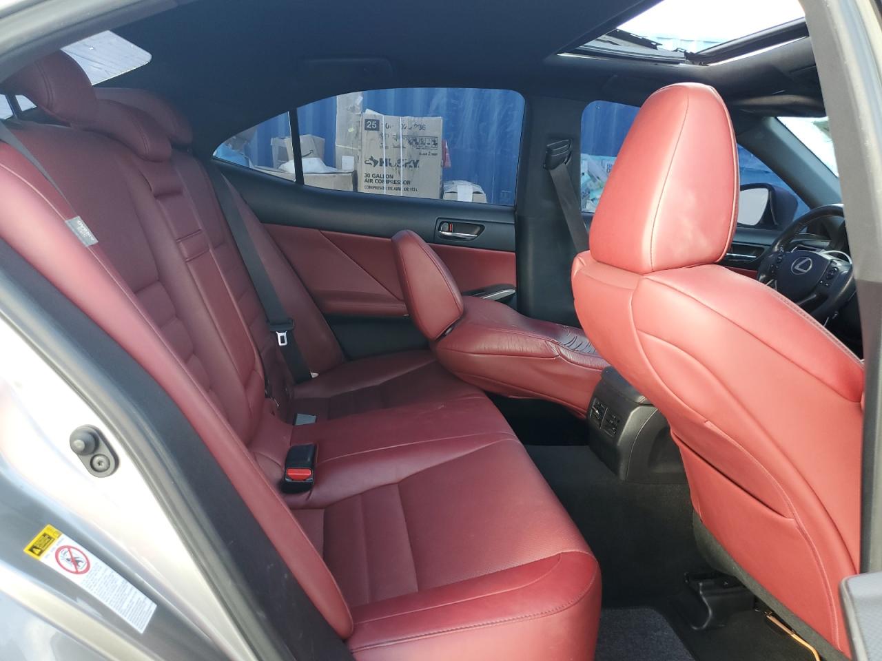 2015 Lexus IS - Image 10