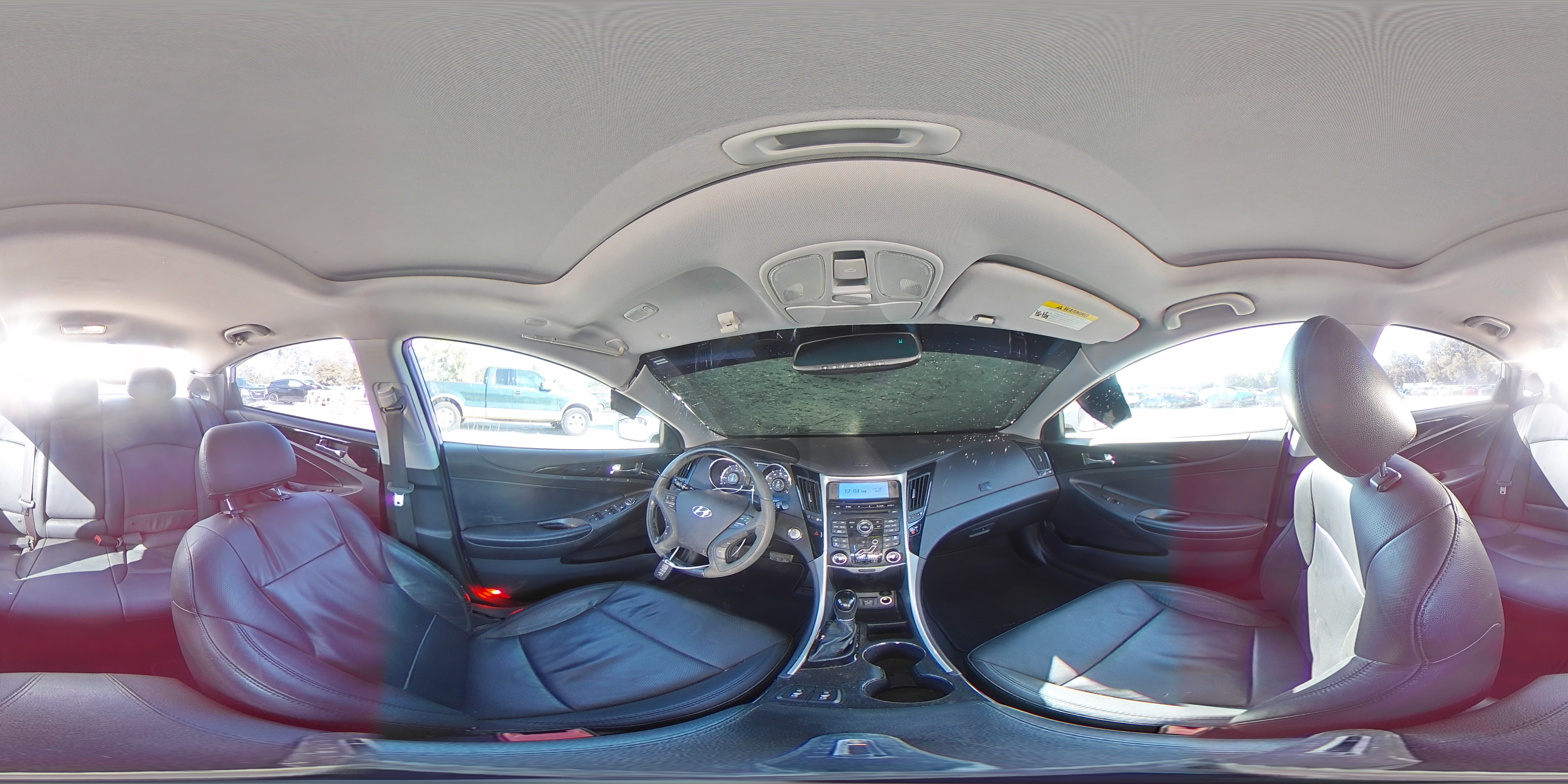 2011 Hyundai Sonata - Image 13