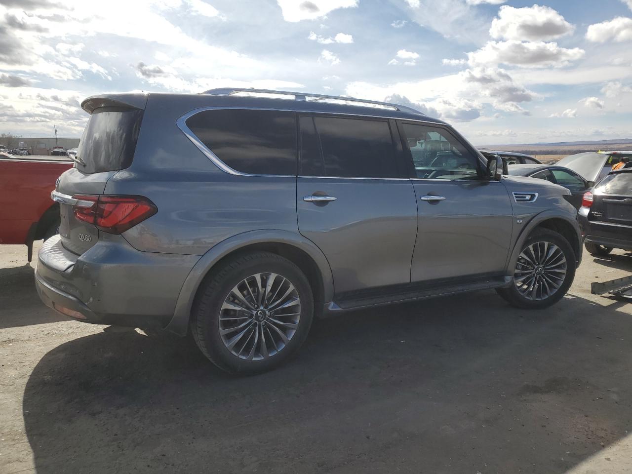 2018 Infiniti QX80 - Image 3