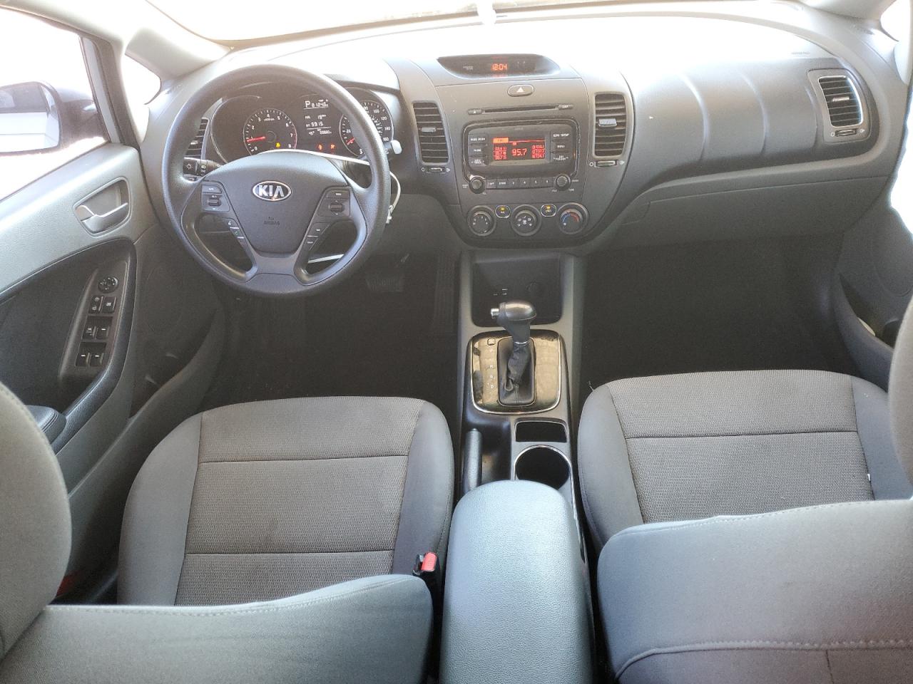 2017 Kia Forte - Image 8