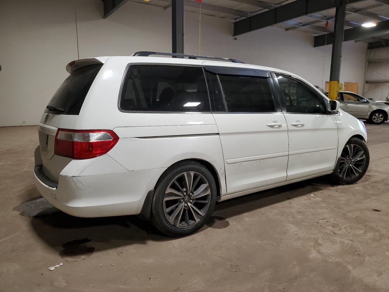 2005 Honda Odyssey - Image 3