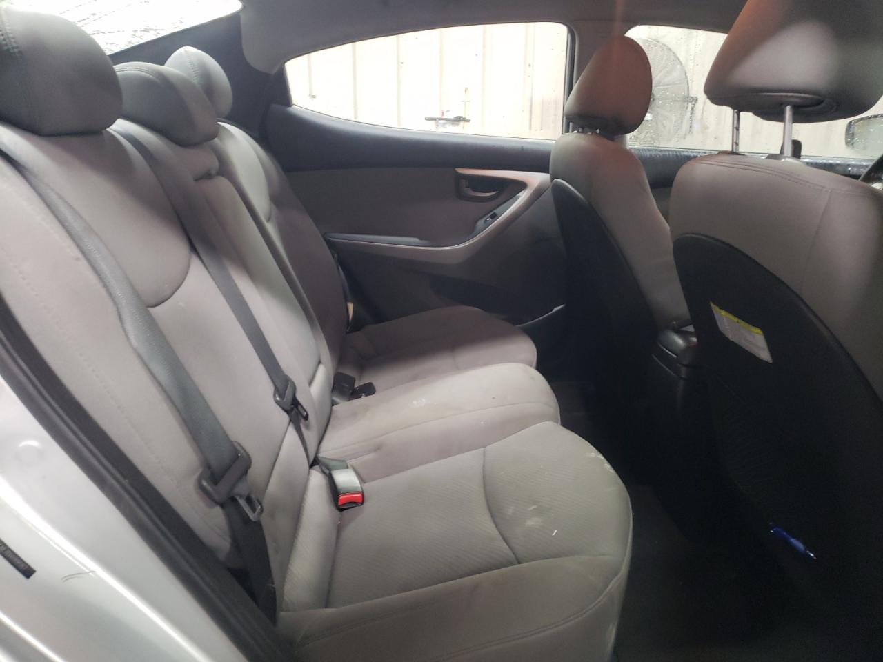 2013 Hyundai Elantra - Image 10