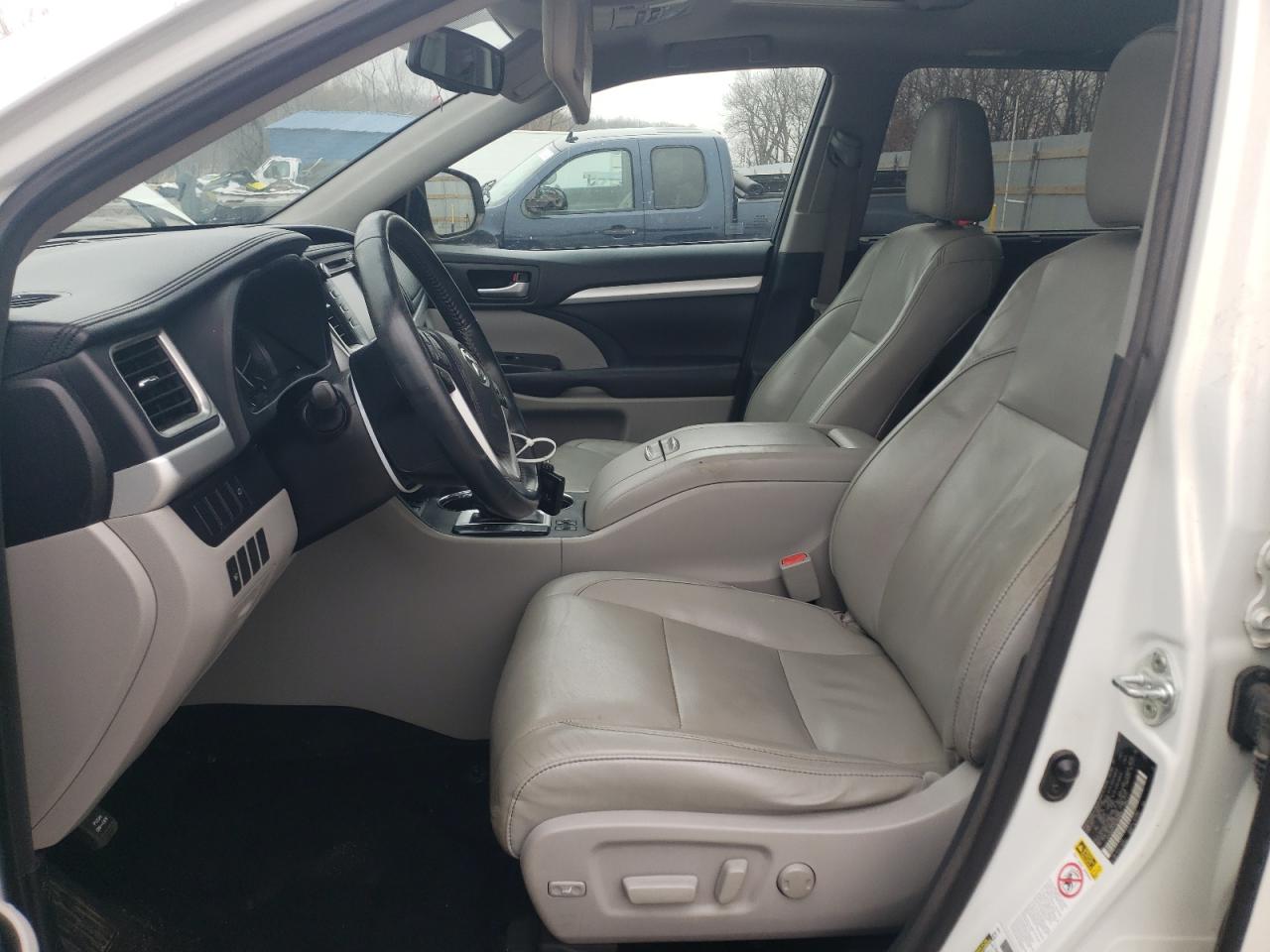 2016 Toyota Highlander - Image 7