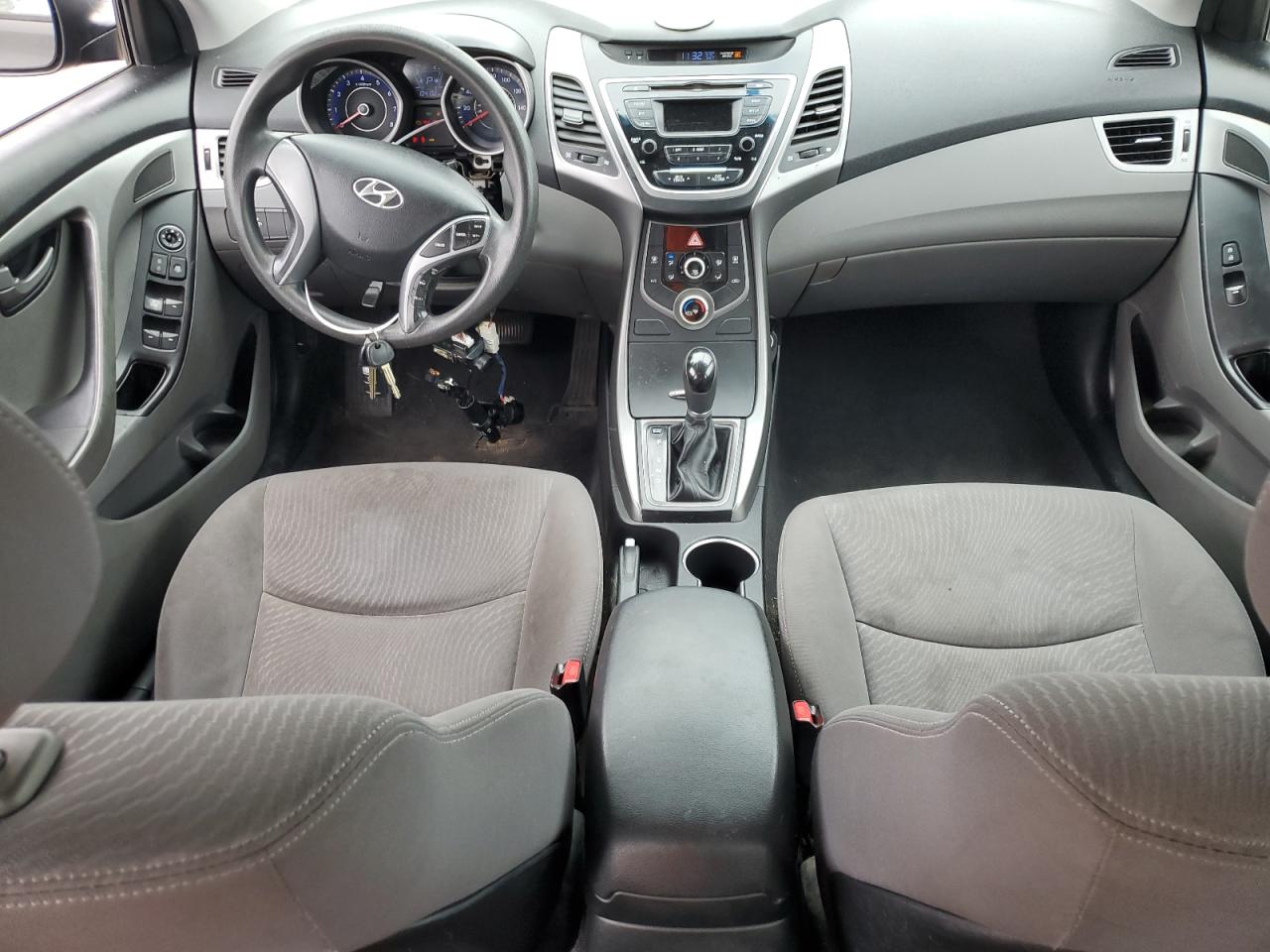 2015 Hyundai Elantra - Image 8