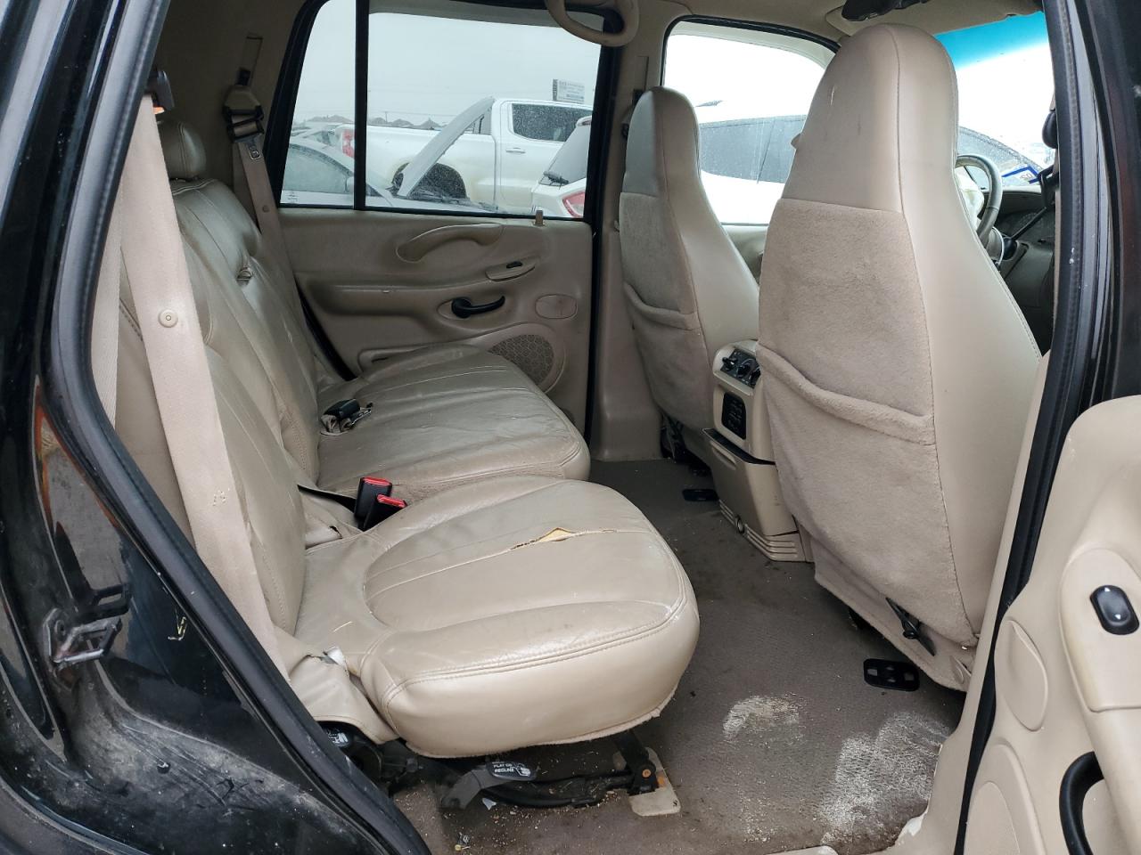2000 Ford Expedition - Image 11