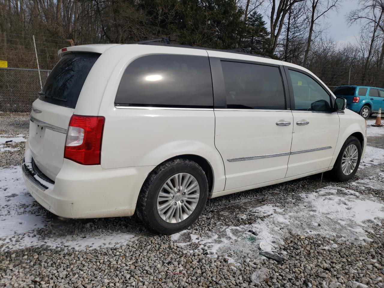 2012 Chrysler Town & Country - Image 3