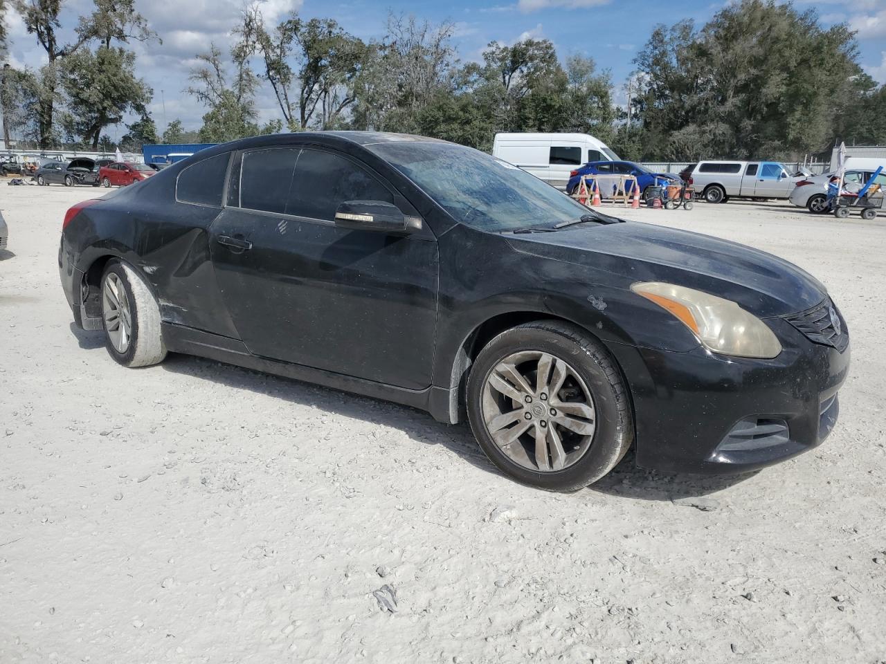 2010 Nissan Altima - Image 4