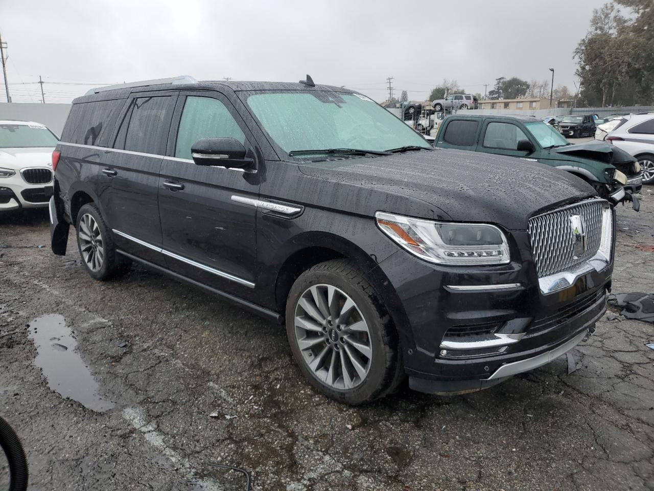 2021 Lincoln Navigator - Image 4