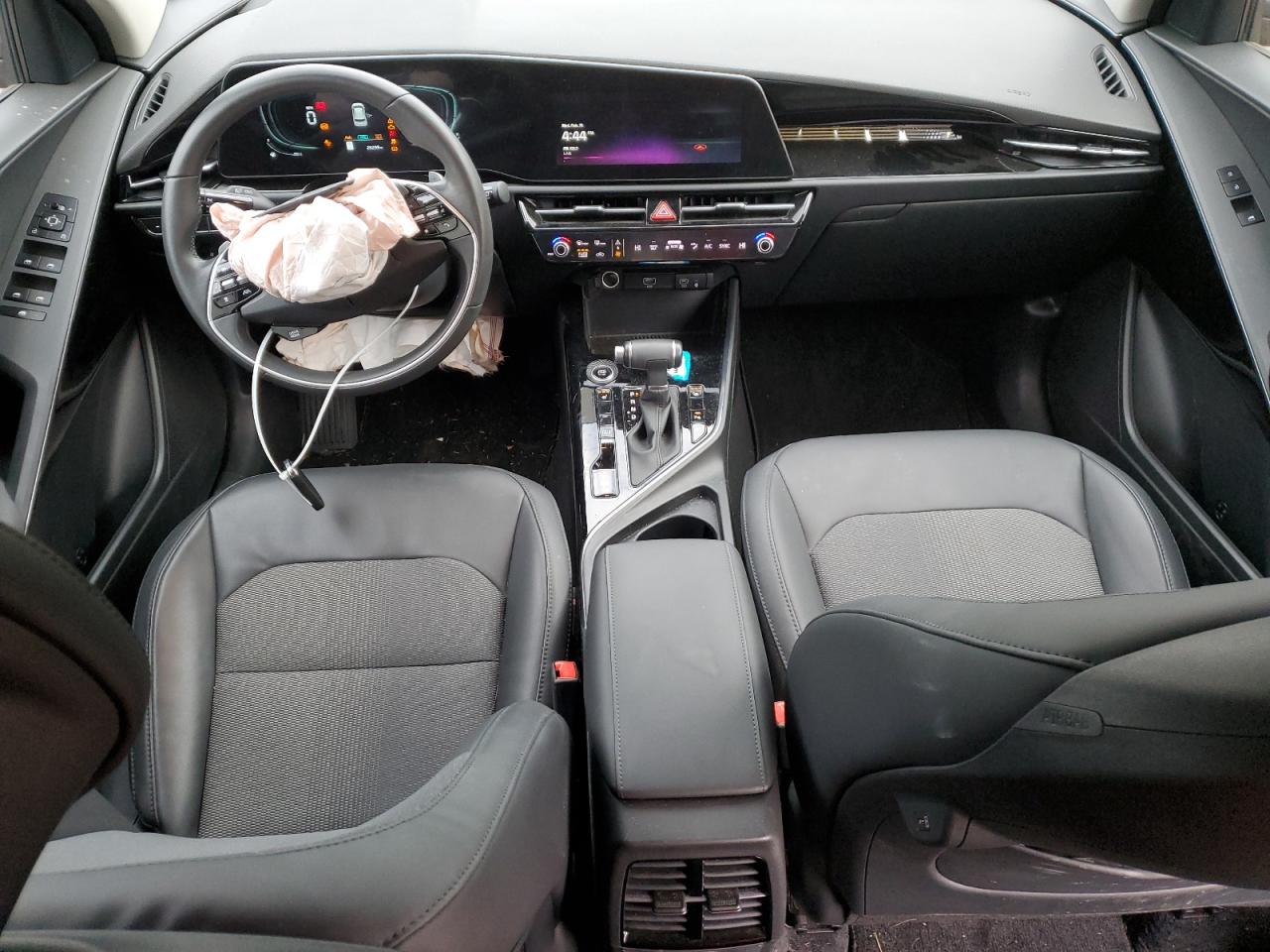 2023 Kia Niro - Image 8