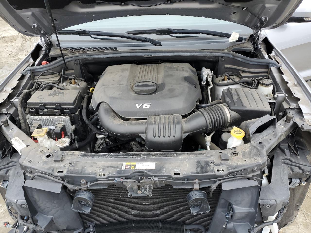 2015 Jeep Grand Cherokee - Image 12