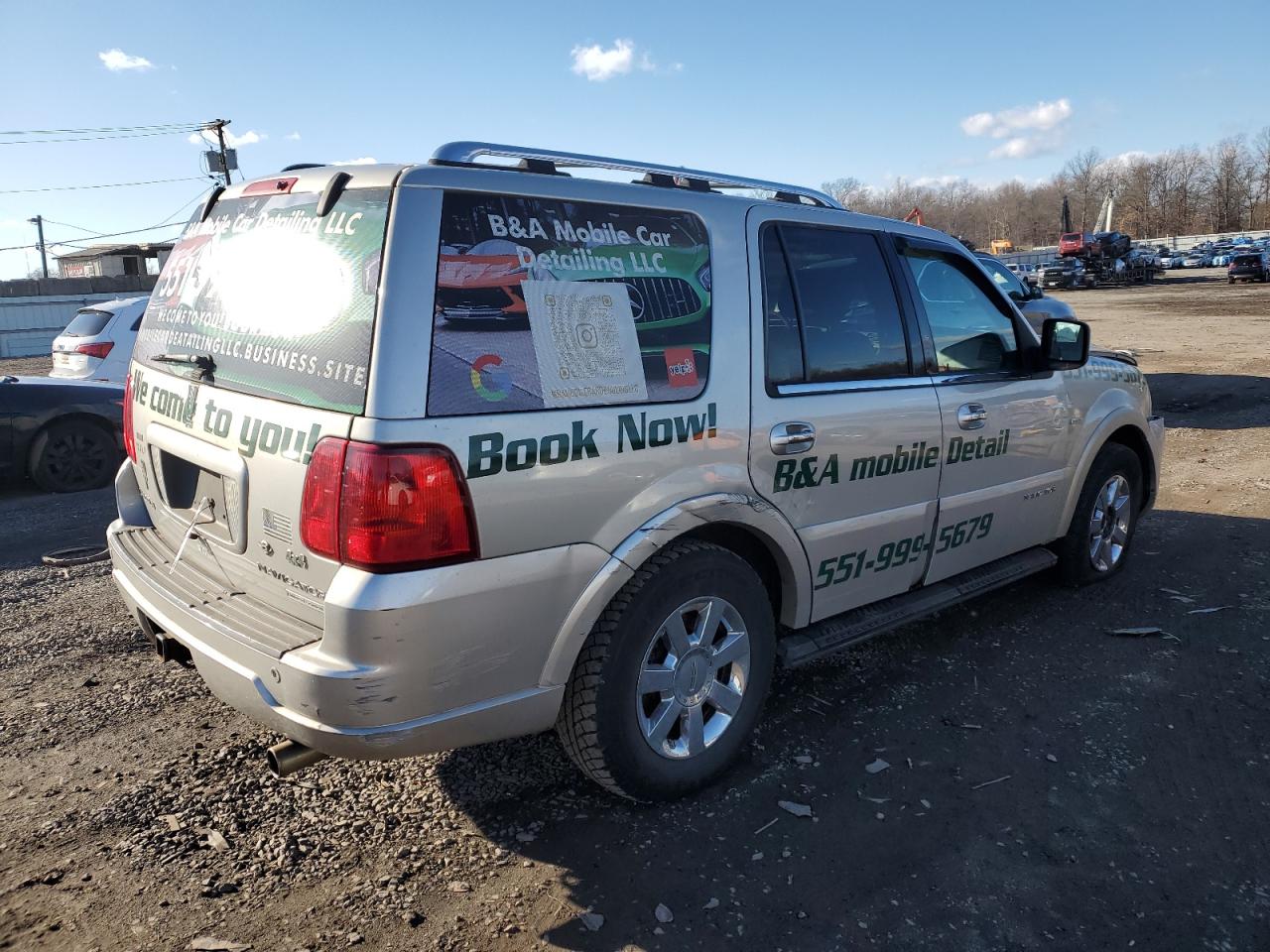 2006 Lincoln Navigator - Image 3