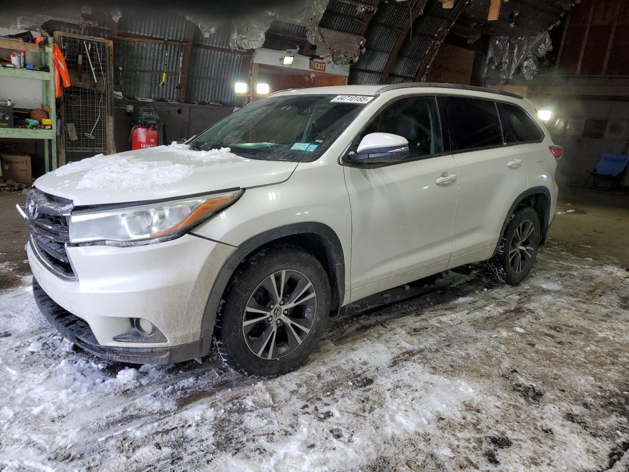 2016 Toyota Highlander - Image 1