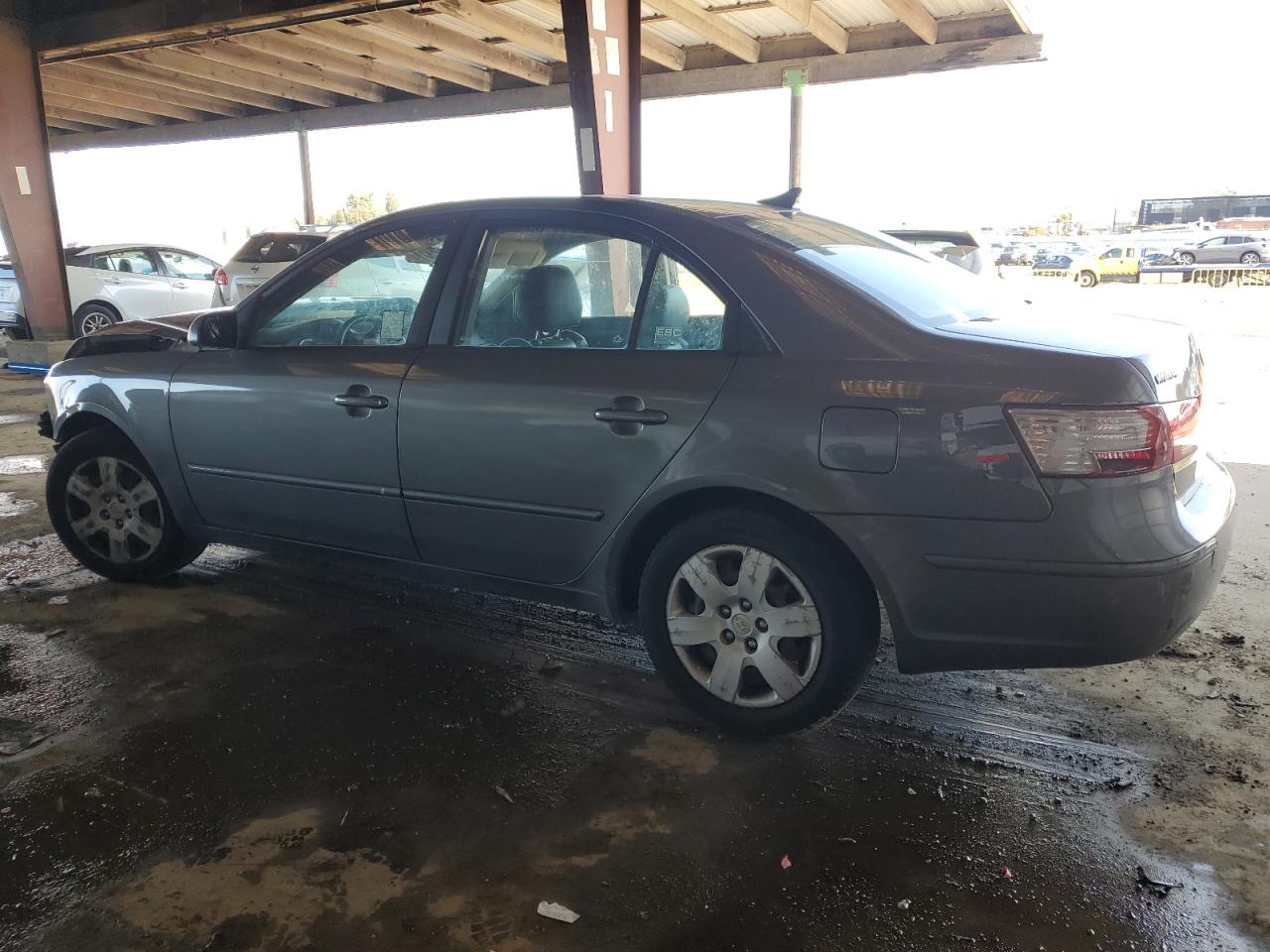 2009 Hyundai Sonata - Image 2