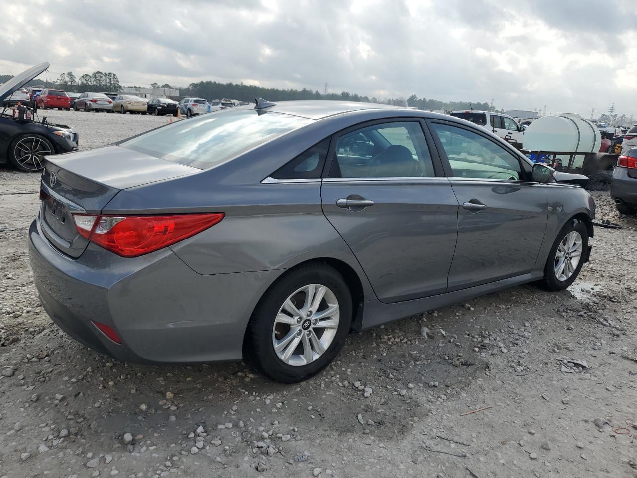 2014 Hyundai Sonata - Image 3