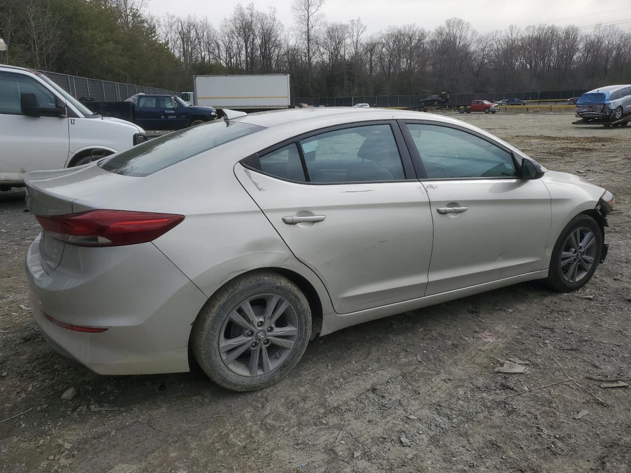 2017 Hyundai Elantra - Image 3