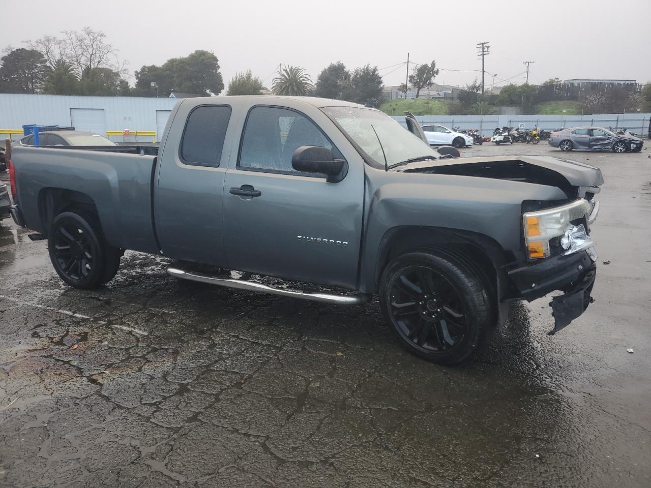 2011 Chevrolet Silverado - Image 4