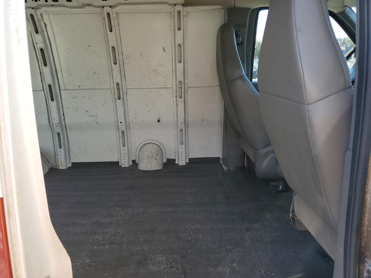 2009 Chevrolet Express G1500 VIN: 1GCFG15X991146325 Lot: 43802685