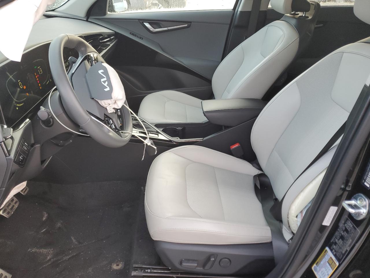2023 Kia Niro - Image 7