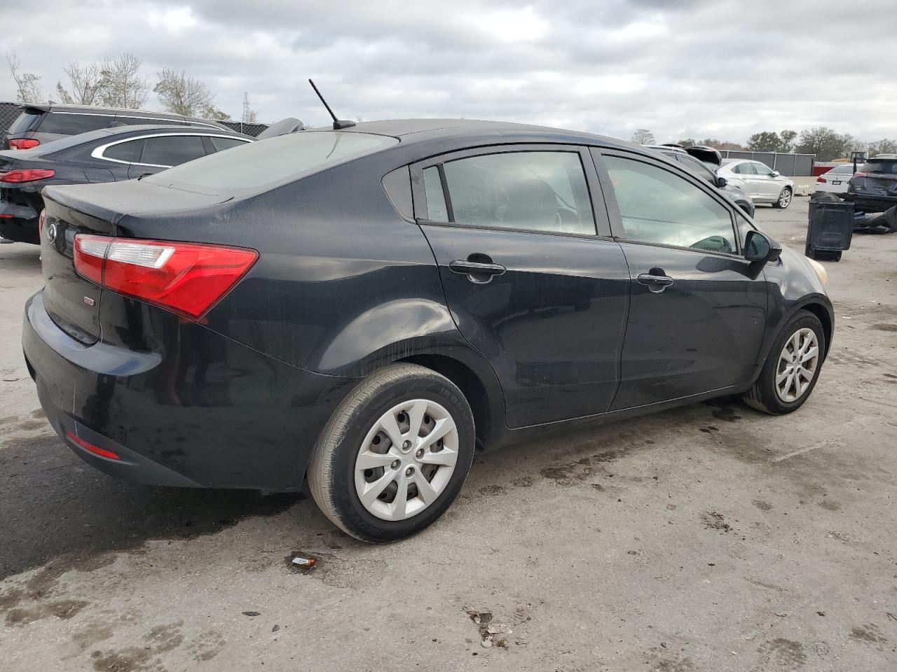 2015 Kia Rio - Image 3