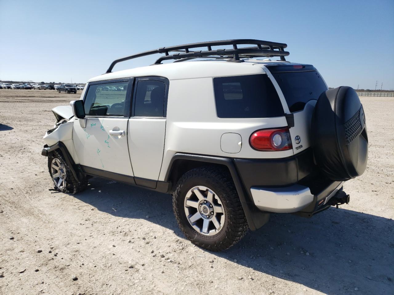 2014 Toyota FJ Cruiser - Image 2