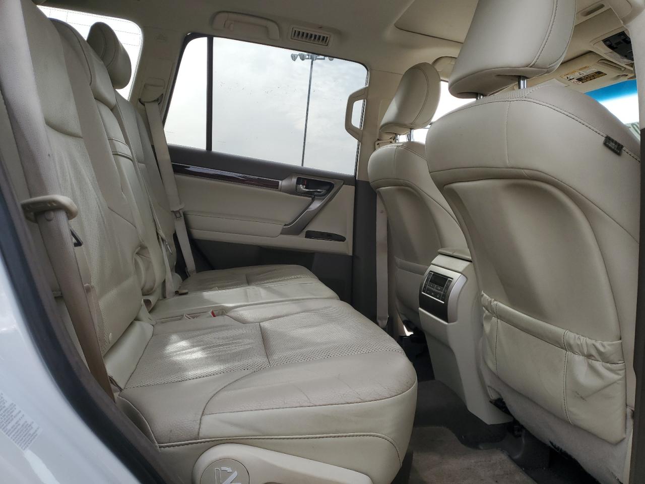 2018 Lexus GX - Image 11