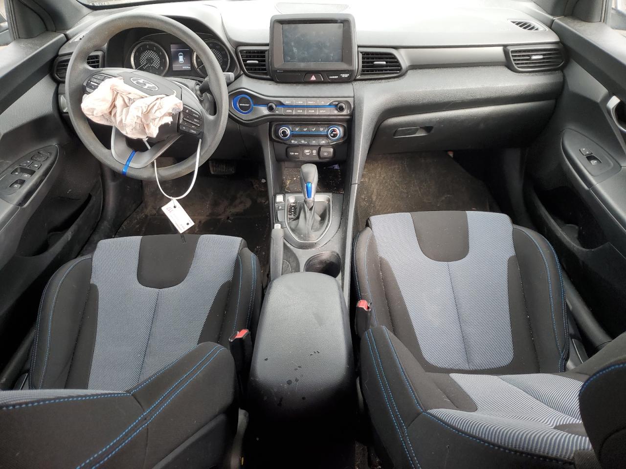 2020 Hyundai Veloster - Image 8