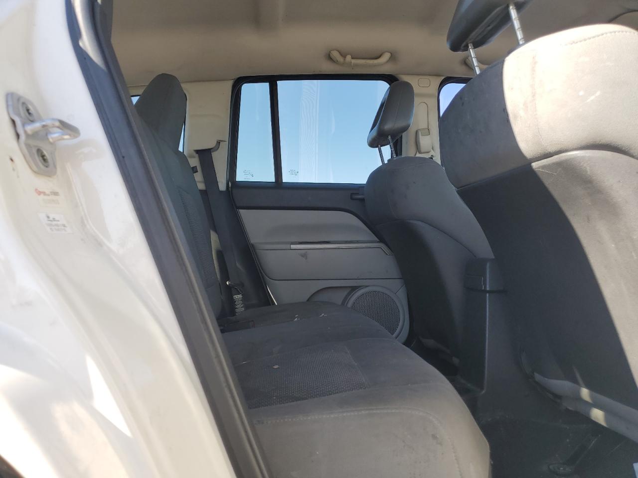 2007 Jeep Compass - Image 11