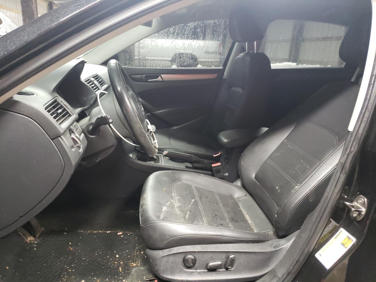 2014 Volkswagen Passat - Image 7