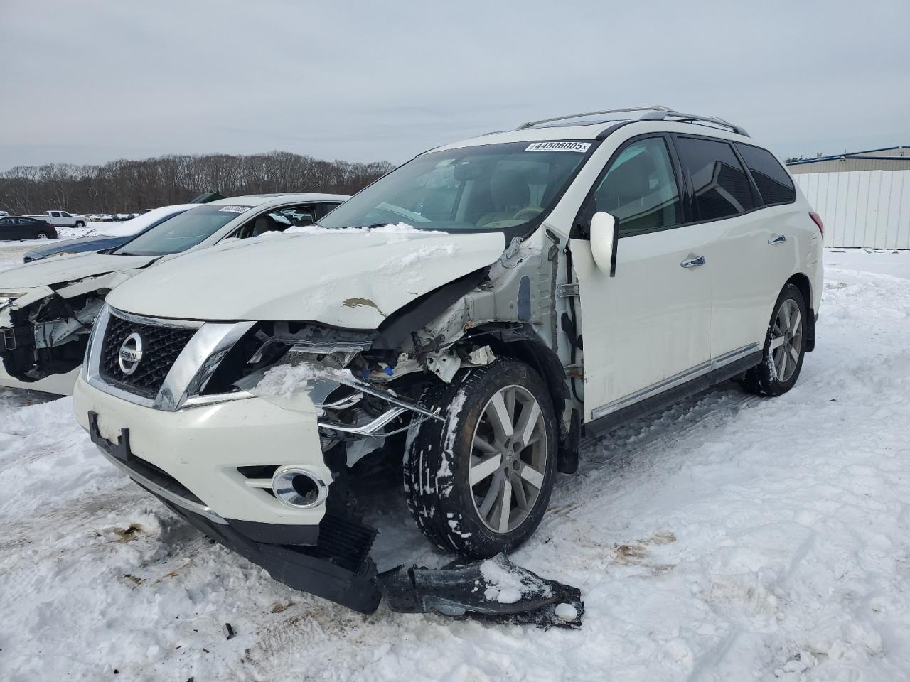 2015 Nissan Pathfinder - Image 1