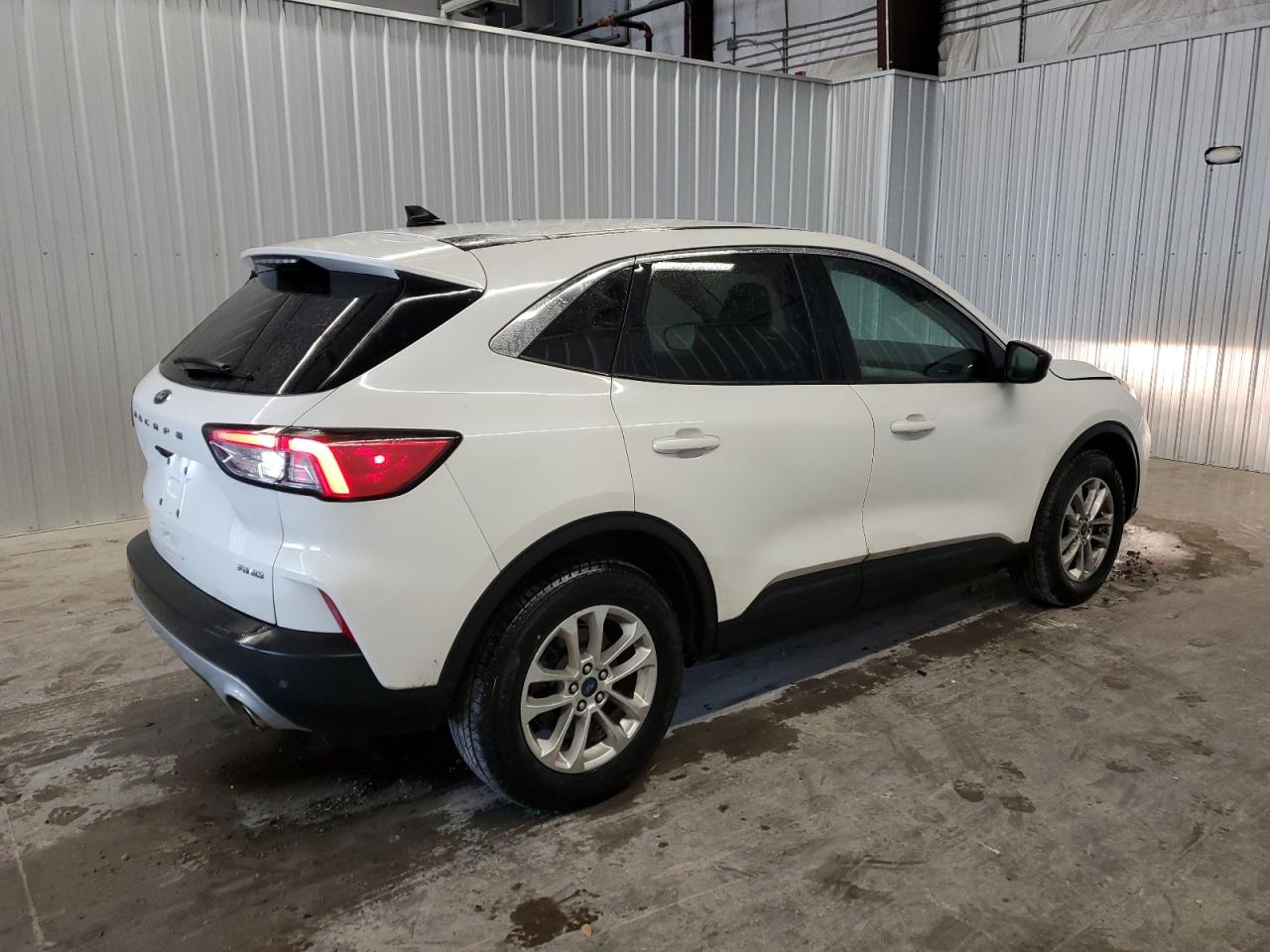 2022 Ford Escape - Image 3
