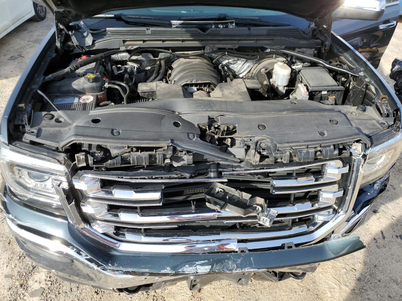 2018 GMC Sierra - Image 11