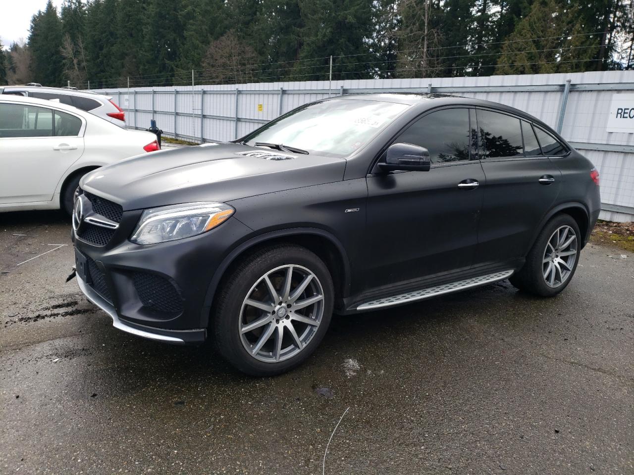 2016 Mercedes-Benz GLE - Image 1