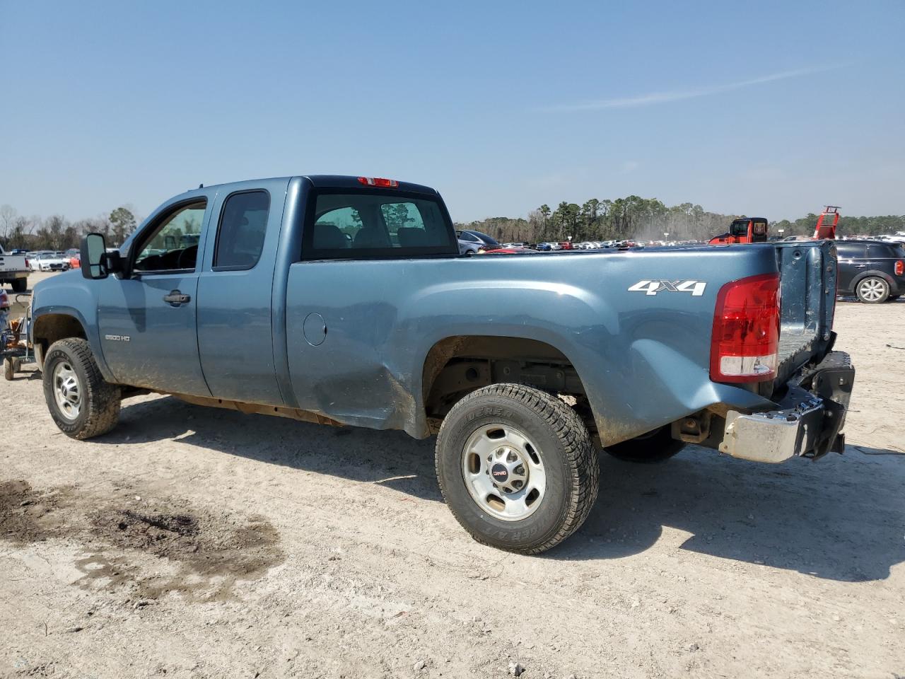 2011 GMC Sierra - Image 2