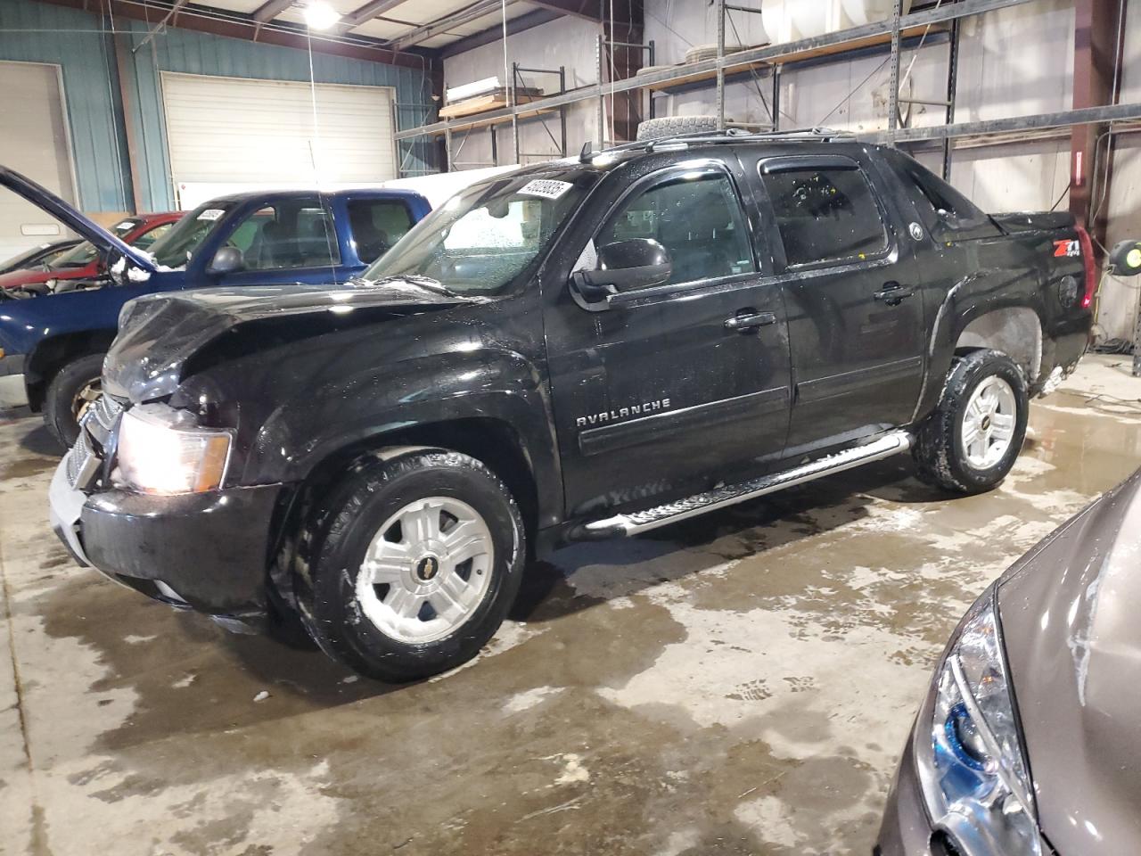 2013 Chevrolet Avalanche Lt იყიდება Eldridge-ში, IA - Front End