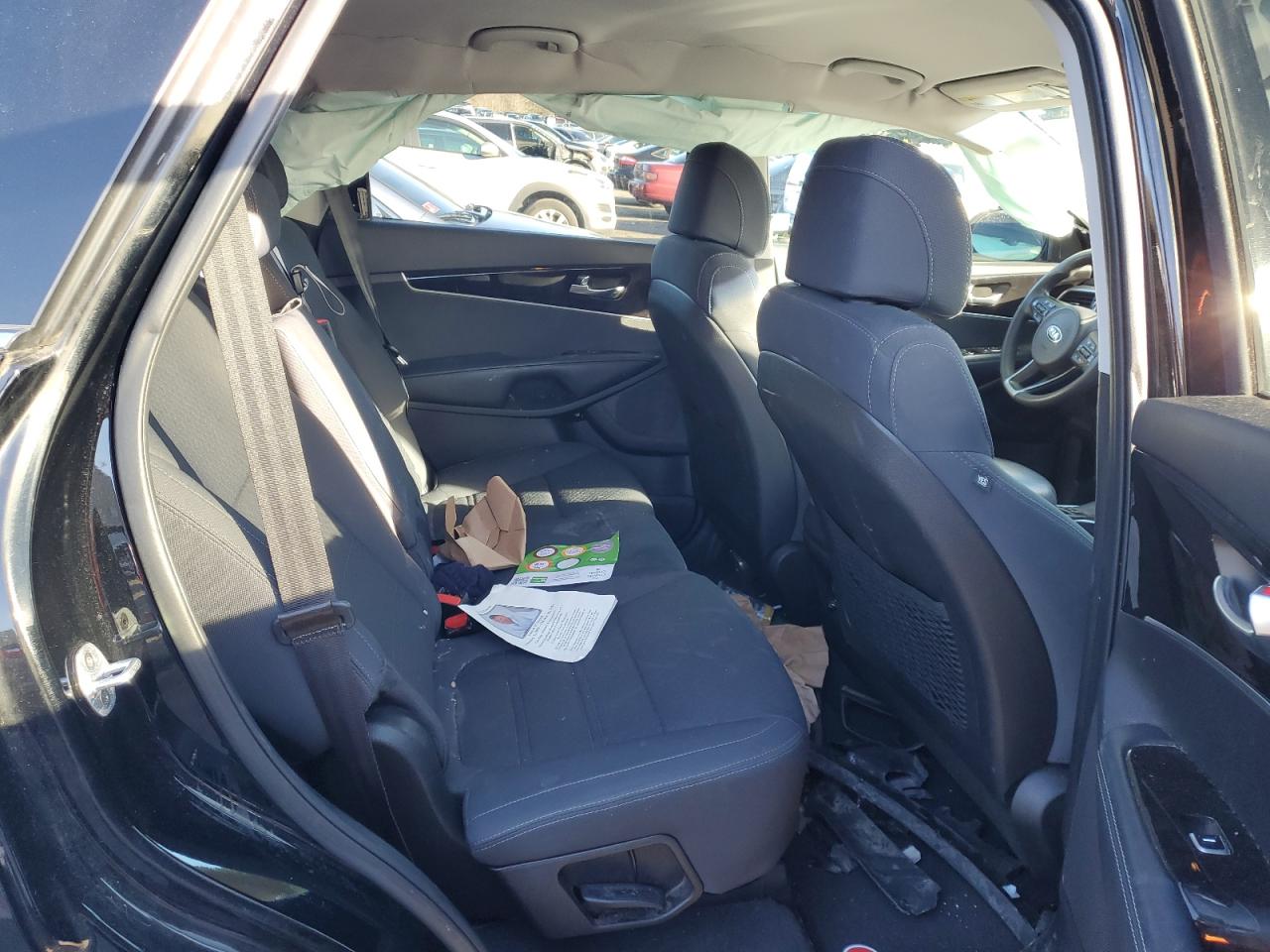 2017 Kia Sorento - Image 11
