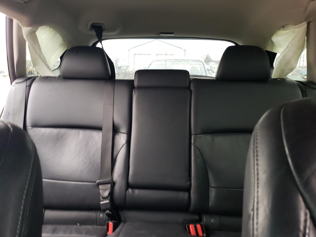 2015 Subaru Outback - Image 10