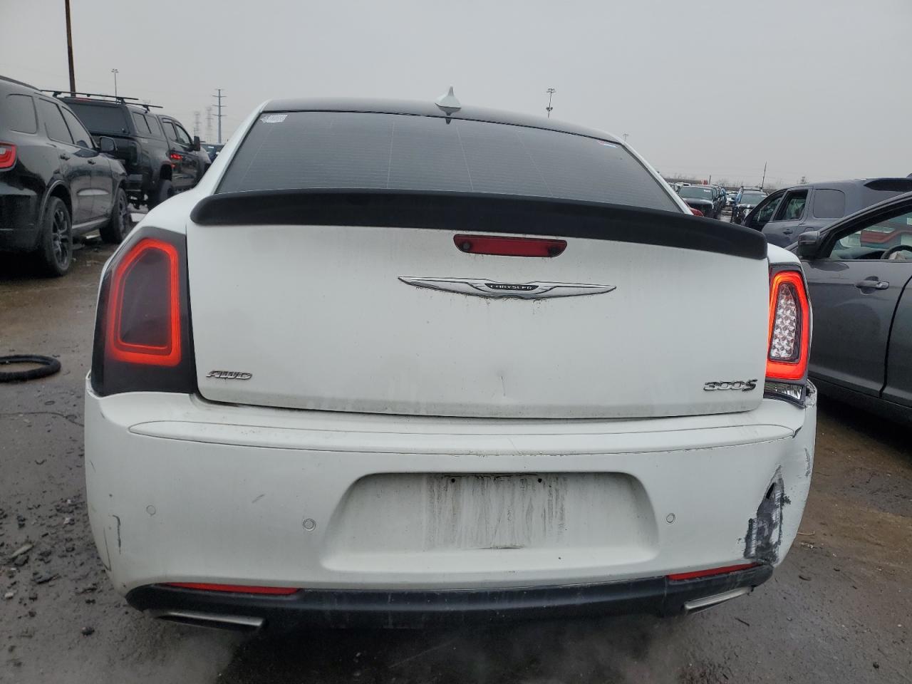 2015 Chrysler 300 - Image 6
