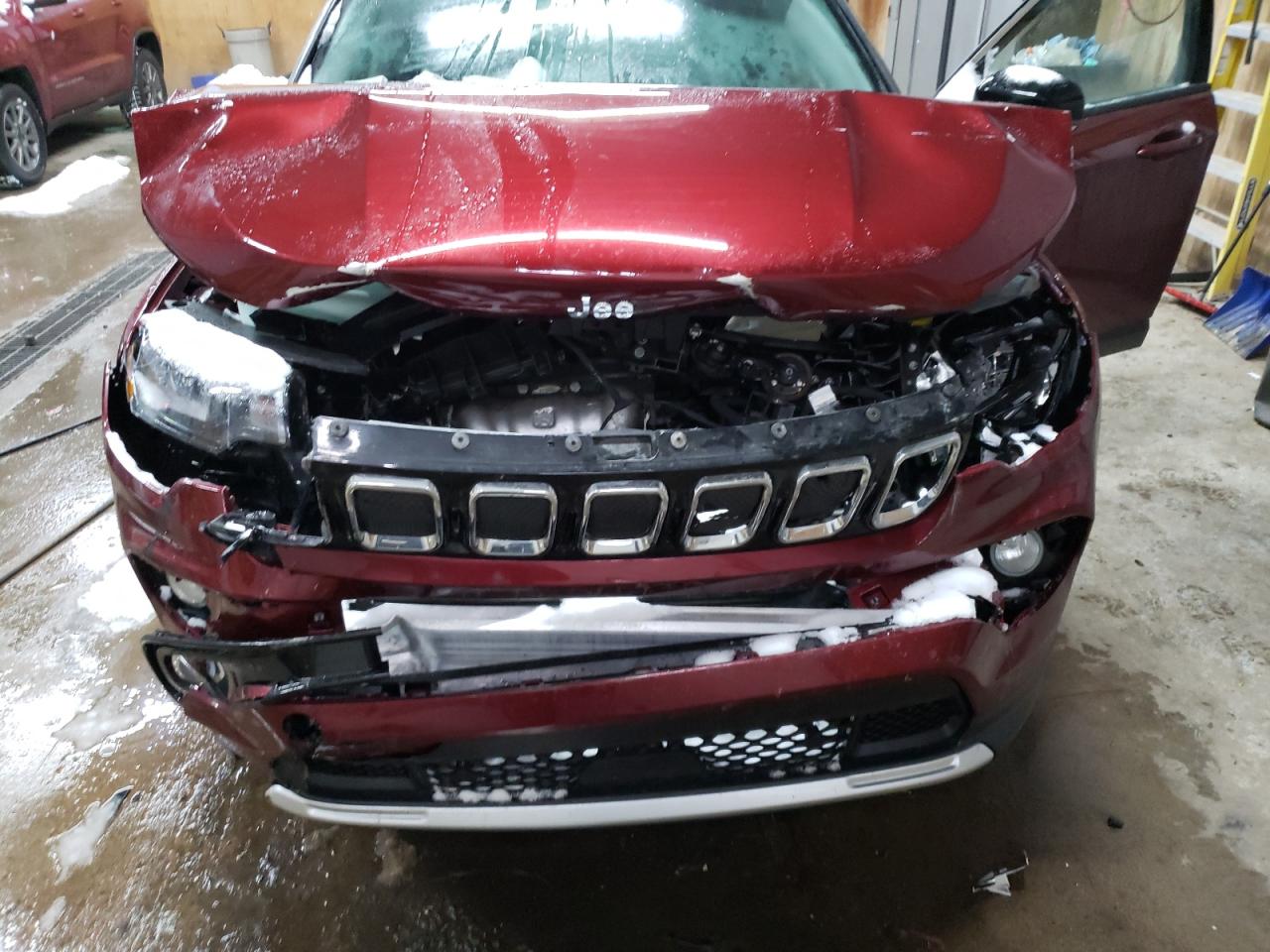 2022 Jeep Compass - Image 12