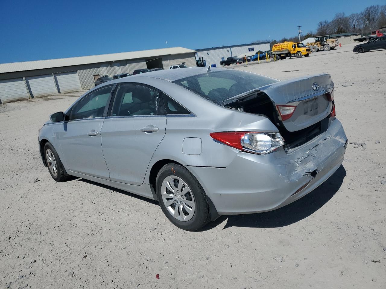 2011 Hyundai Sonata - Image 2