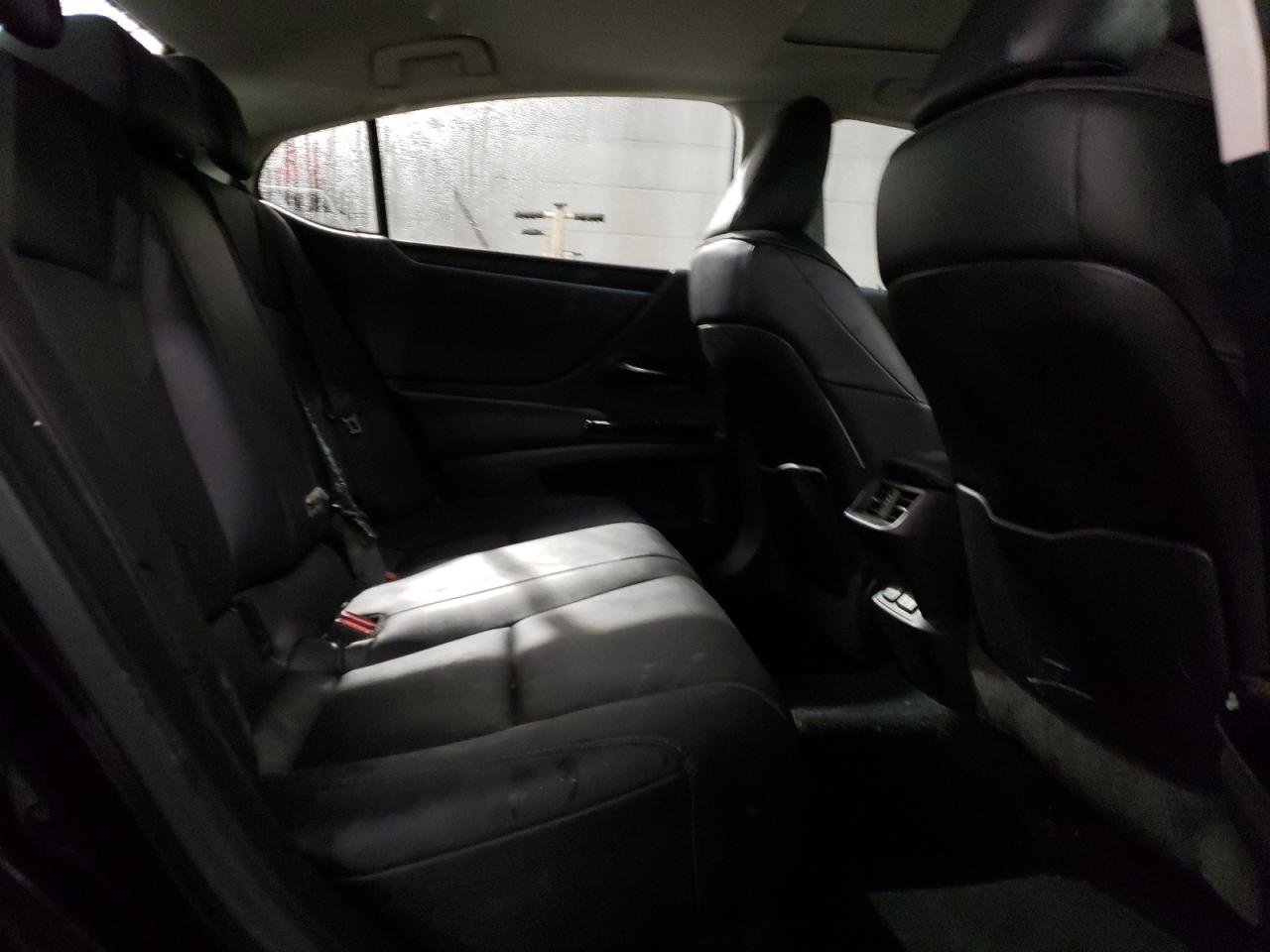 2022 Lexus ES - Image 10