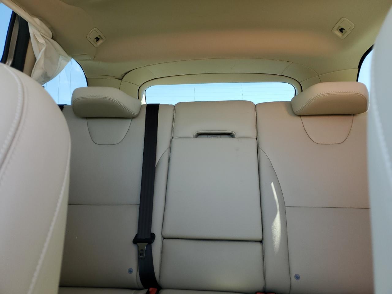 2015 Volvo XC60 - Image 10