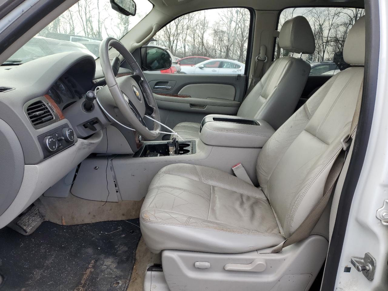 2007 Chevrolet Suburban - Image 7