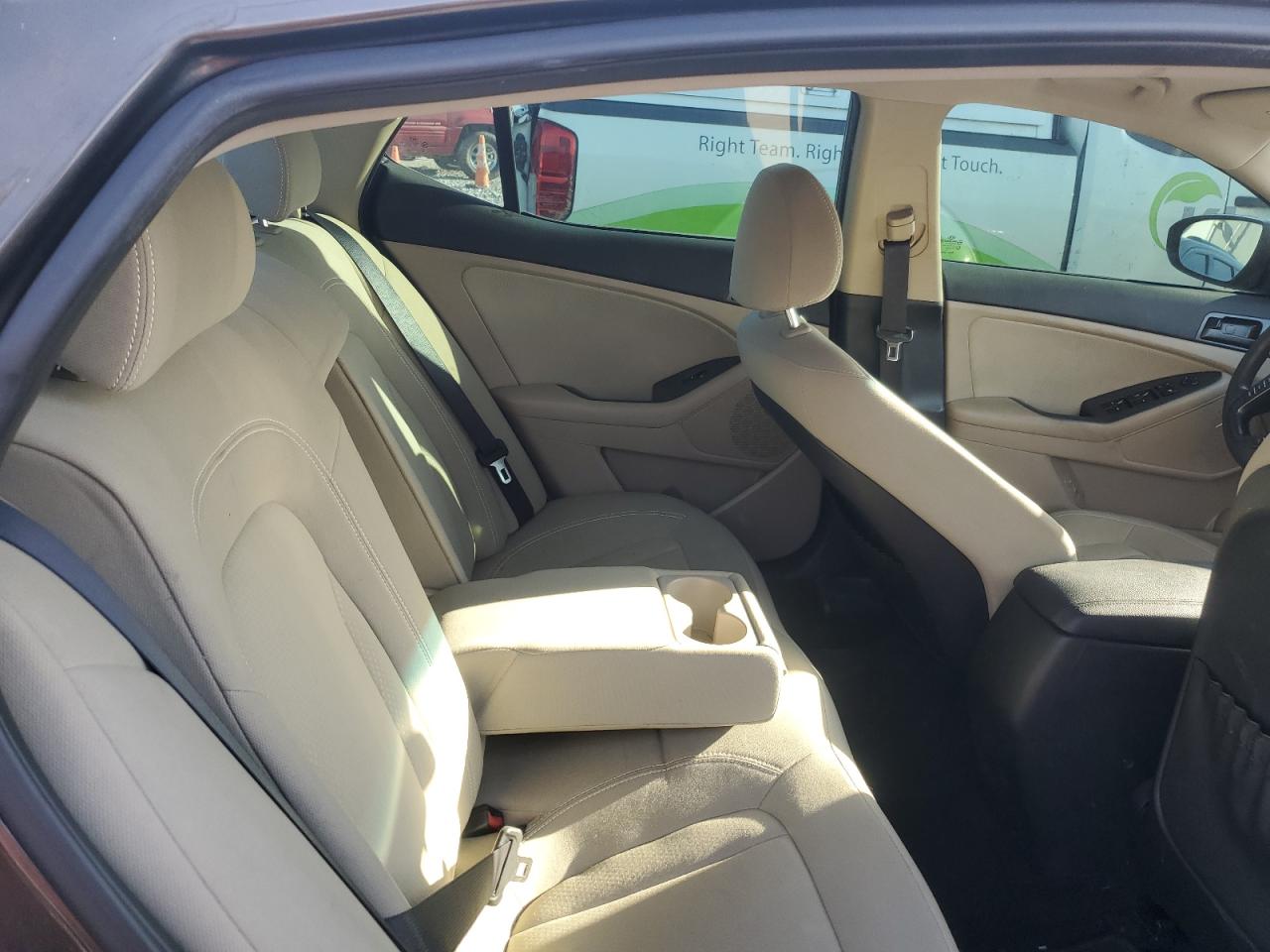 2011 Kia Optima - Image 10