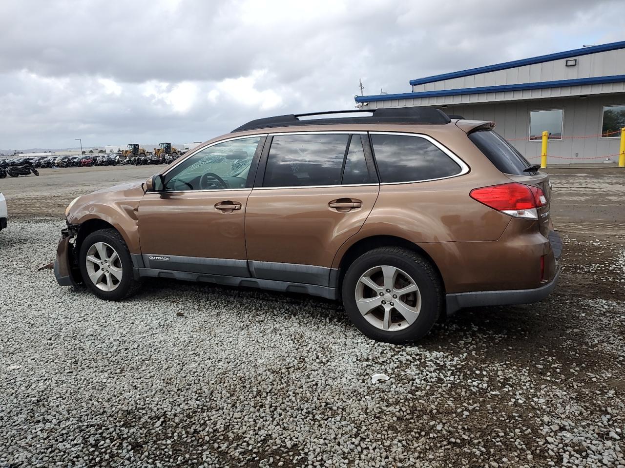 2013 Subaru Outback - Image 2