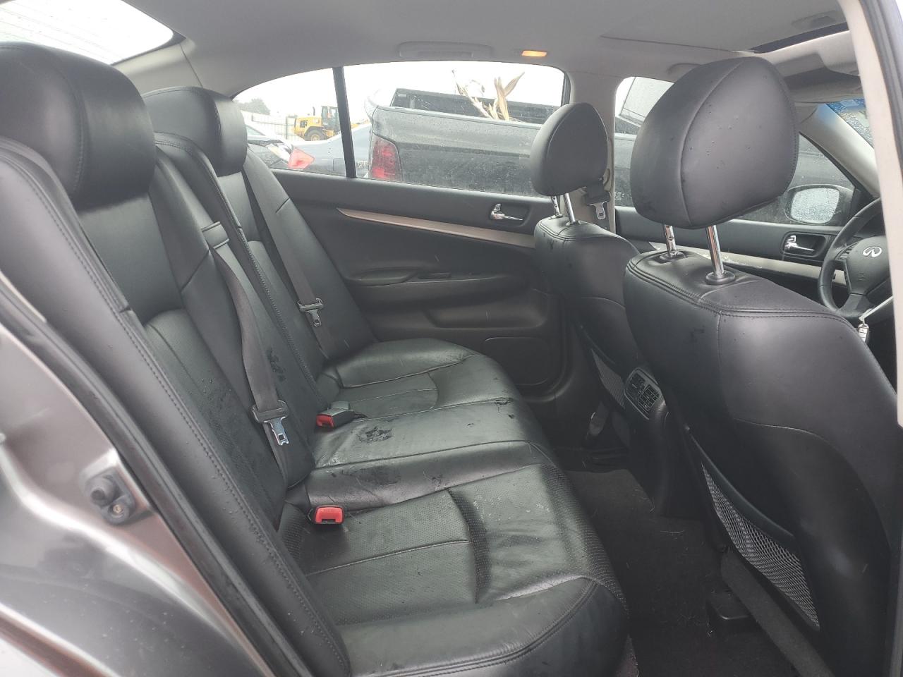 2013 Infiniti G - Image 10