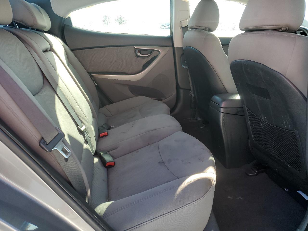 2013 Hyundai Elantra - Image 10
