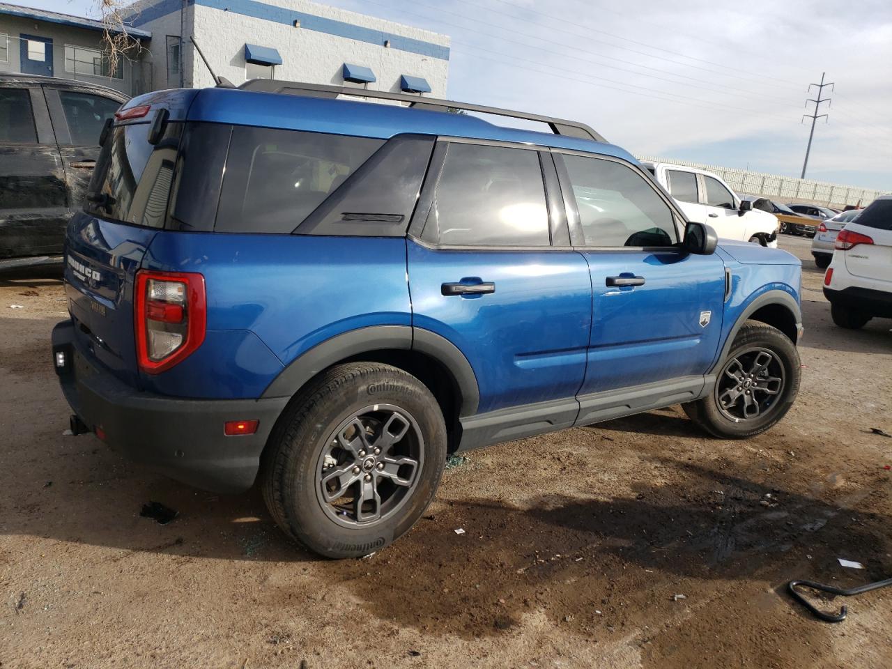 2023 Ford Bronco - Image 3