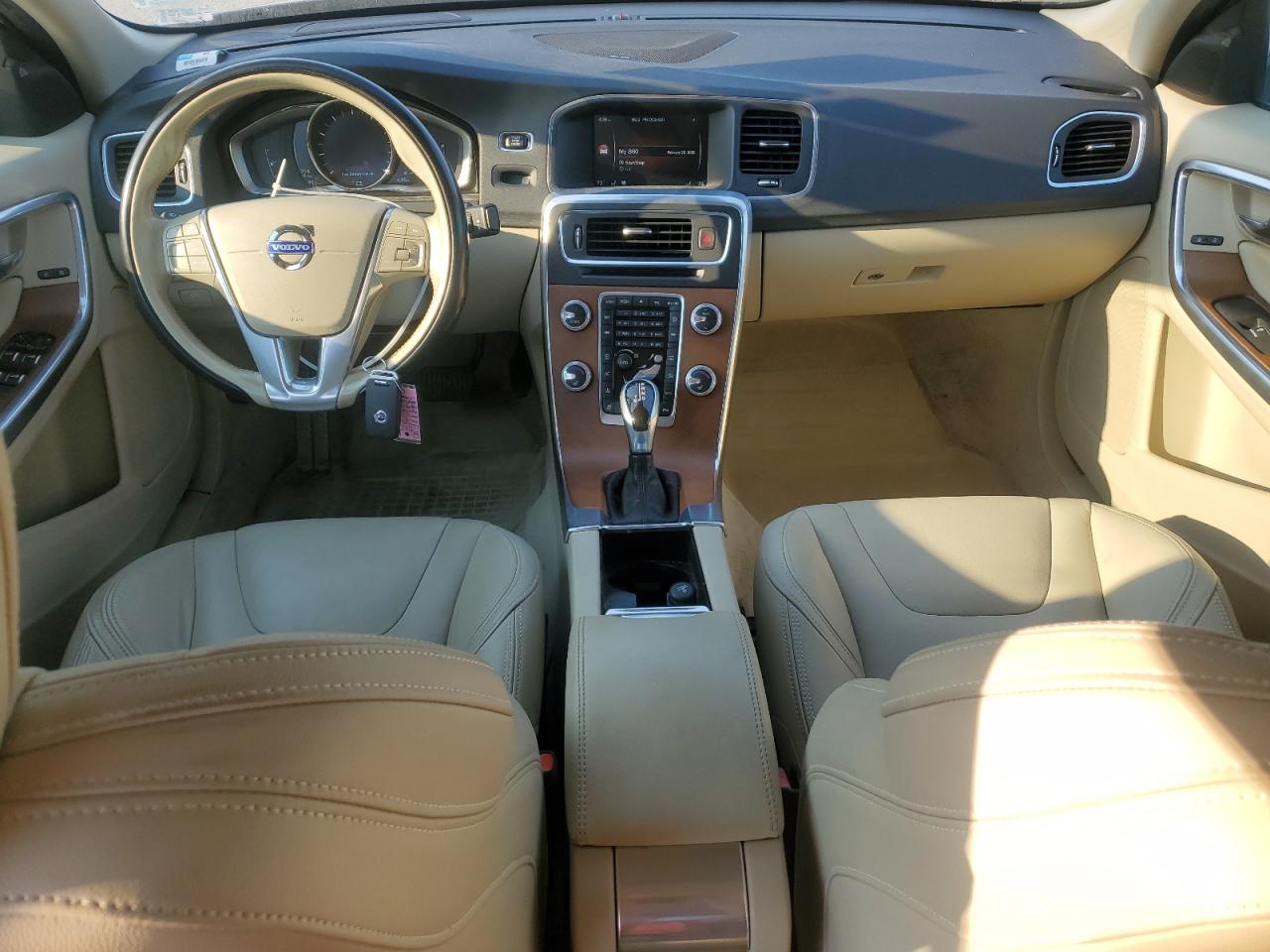 2016 Volvo S60 - Image 8