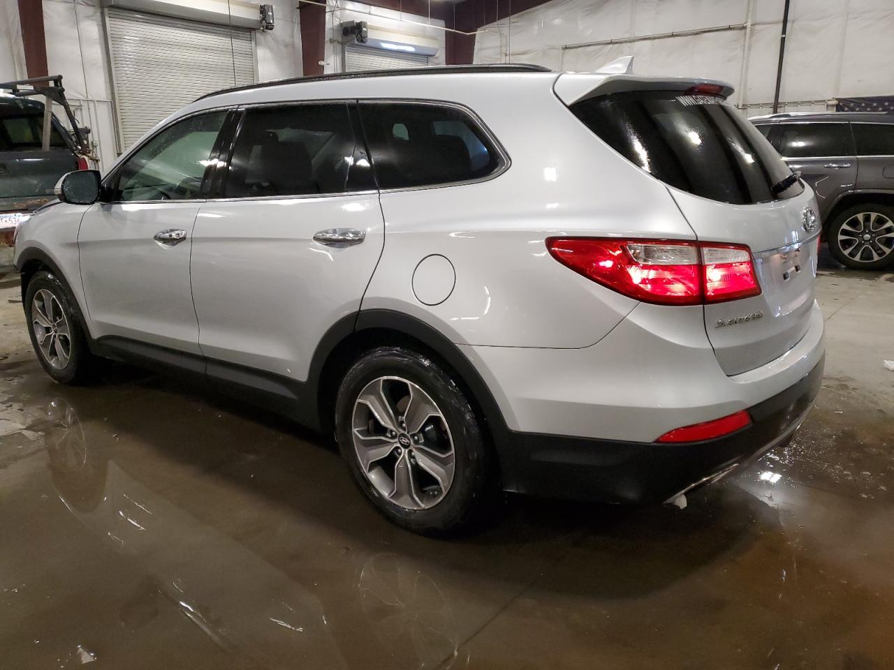 2014 Hyundai Santa Fe - Image 2